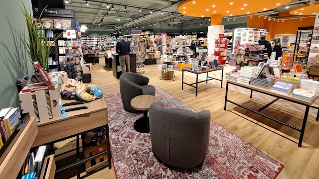 Der Buchhändler Thalia hat in der ehemaligen Marktpassage am oberen Siegburger Markt nach Umbauarbeiten neu eröffnet.