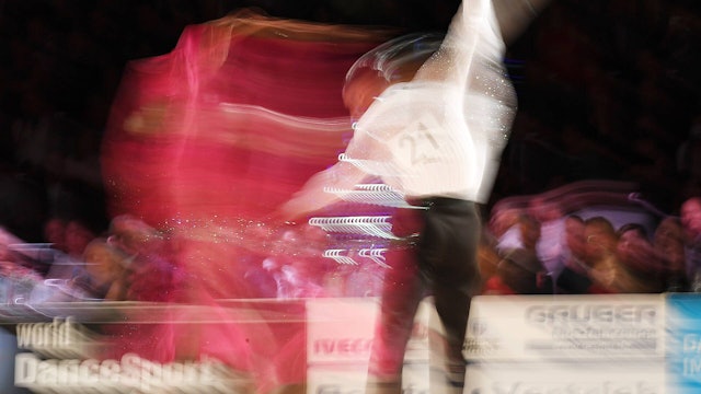 Das Bild zeigt ein Tanzpaar.