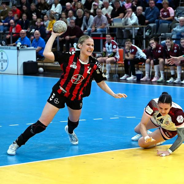 09.11.2025, Handball-Bayer 04 Leverkusen-Buchholz
links: Annika Ingenpaß (Bayer)
Foto: Uli Herhaus