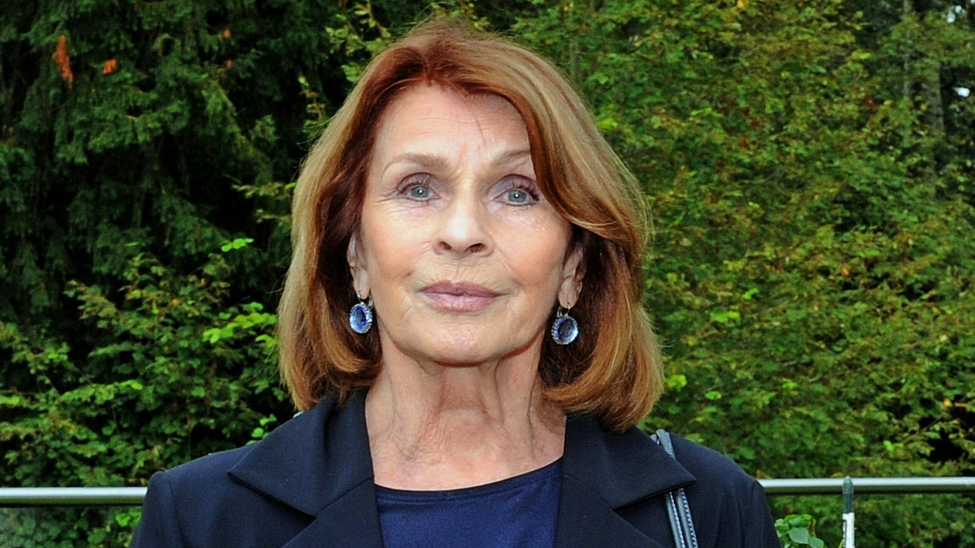 Die Schauspielerin Senta Berger lächelt.