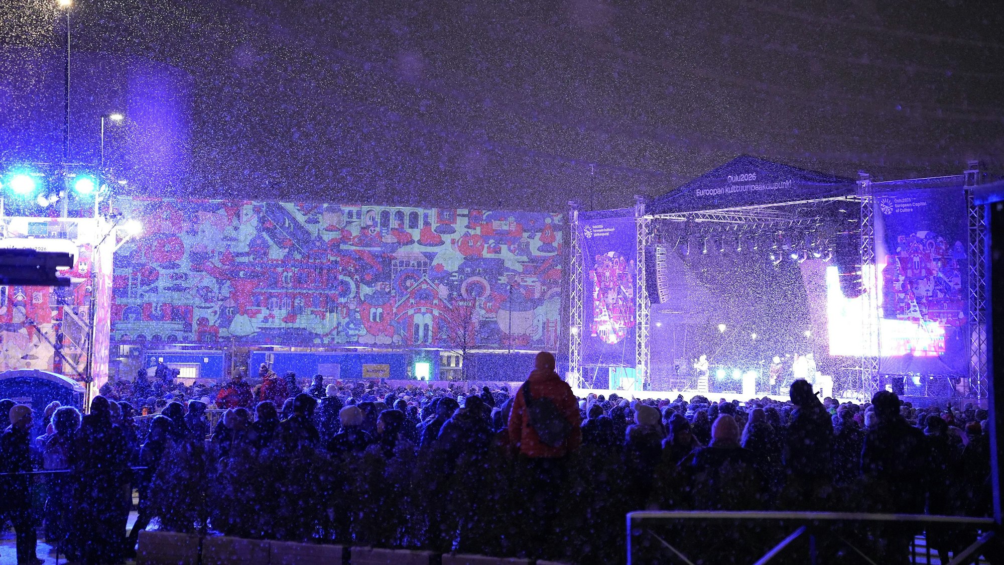 Die Eröffnungszeremonie in der verschneiten Europäischen Kulturhauptstadt Oulu.