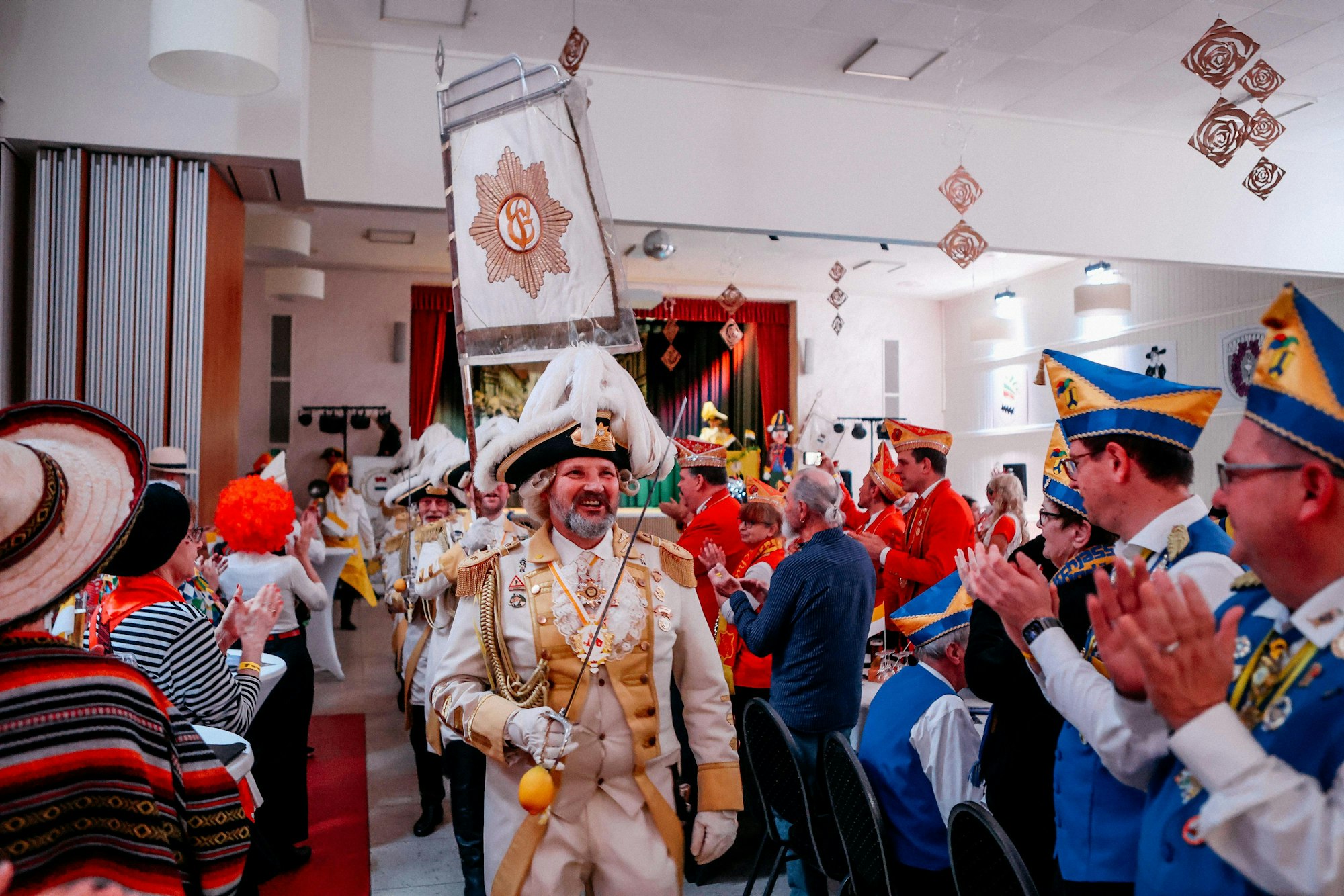 Einzug der KG Prinzengarde e.V. Opladen