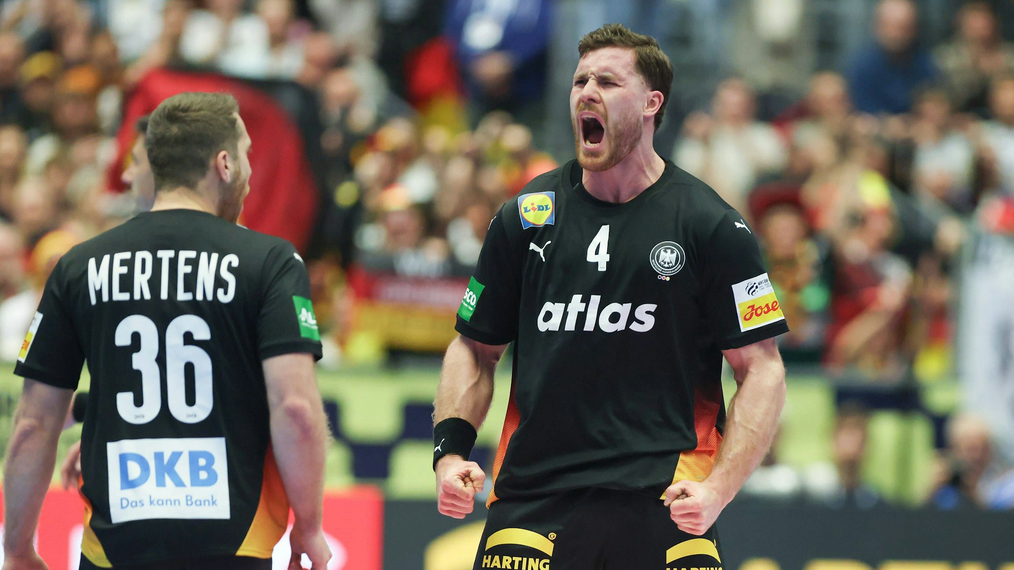 DHB-Kapitän Johannes Golla jubelt.