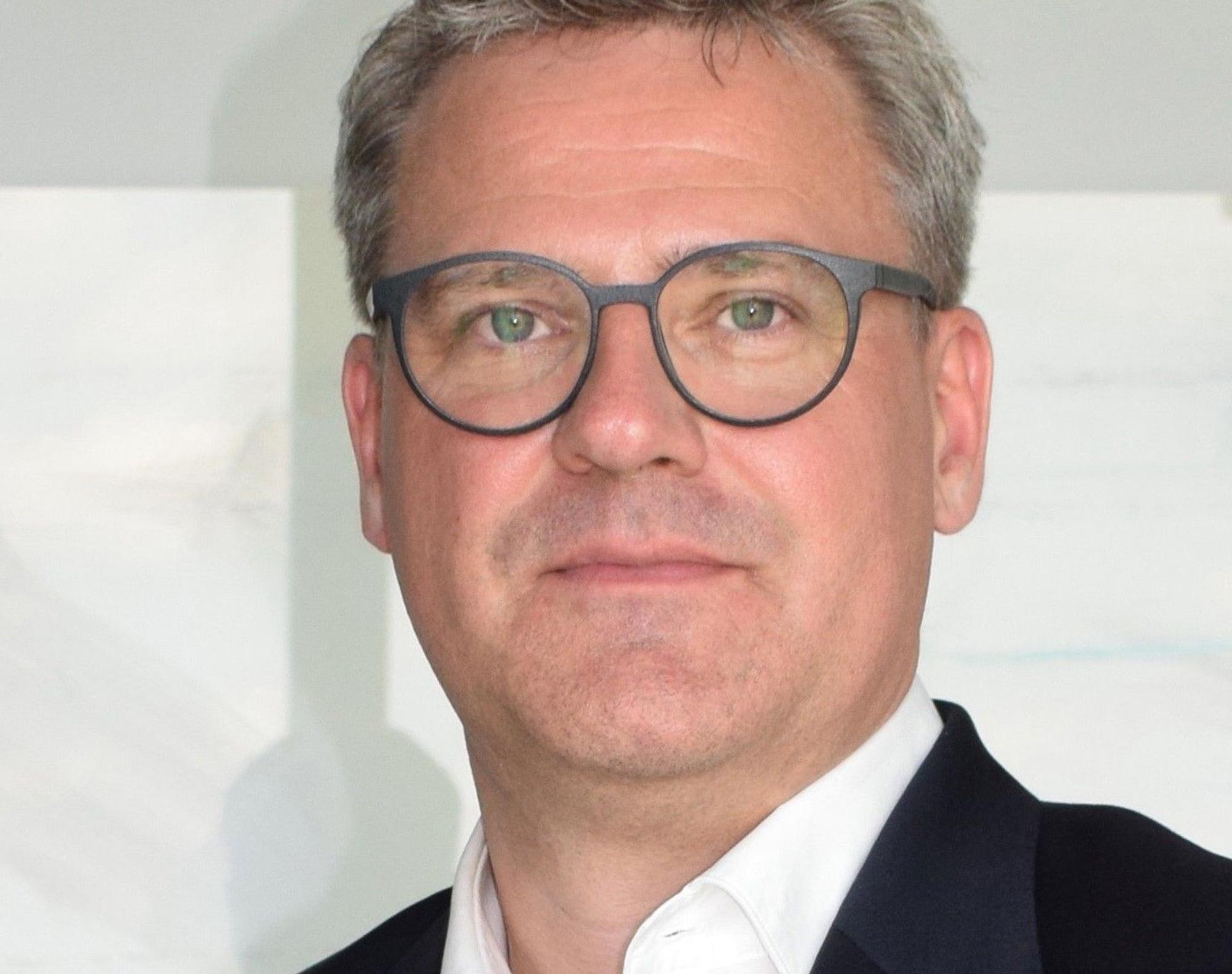 Christoph Herr, Ford-Deutschlandchef, ist im Porträt zu sehen.