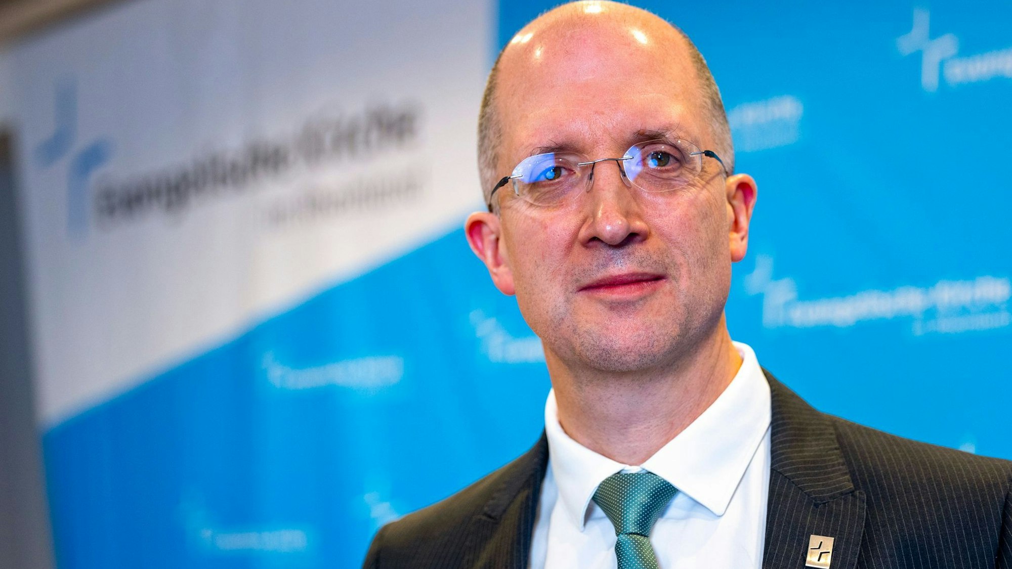 „Wir sind weiter engagiert für die Gesellschaft und vor allem für die Schwächsten der Gesellschaft“, versichert Präses Thorsten Latzel.