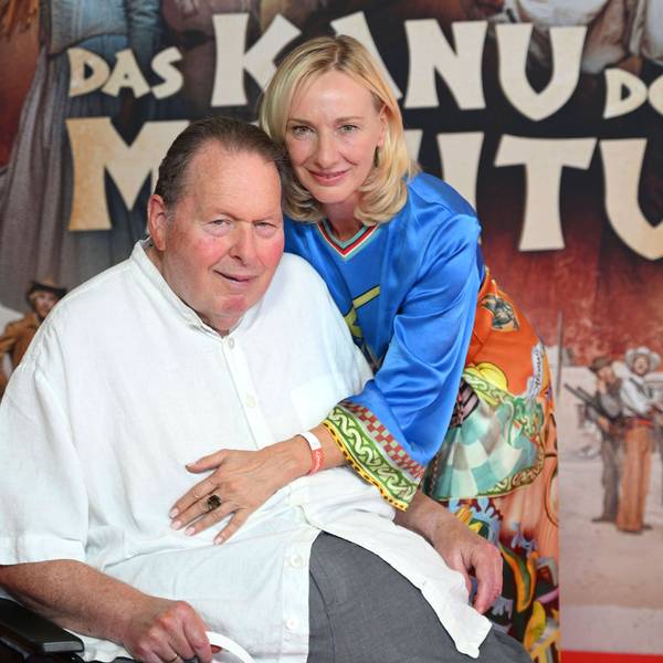 Ottfried Fischer mit Ehefrau Simone bei der Weltpremiere des Kinofilms „Das Kanu des Manitu“ im Mathäser Filmpalast.