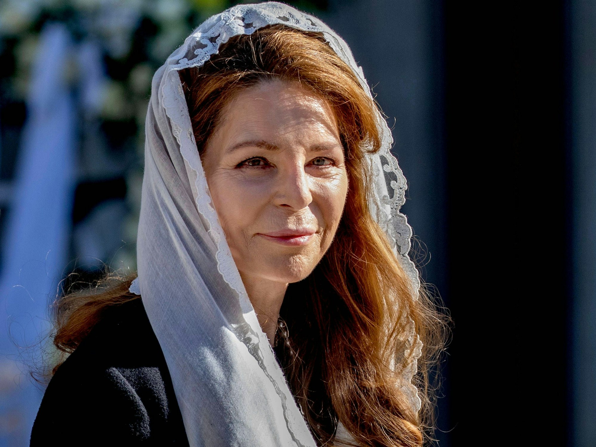 Königin Noor von Jordanien nahm am 16. Januar 2023 in Athen an der Trauerfeier für König Konstantin II. von Griechenland teil.