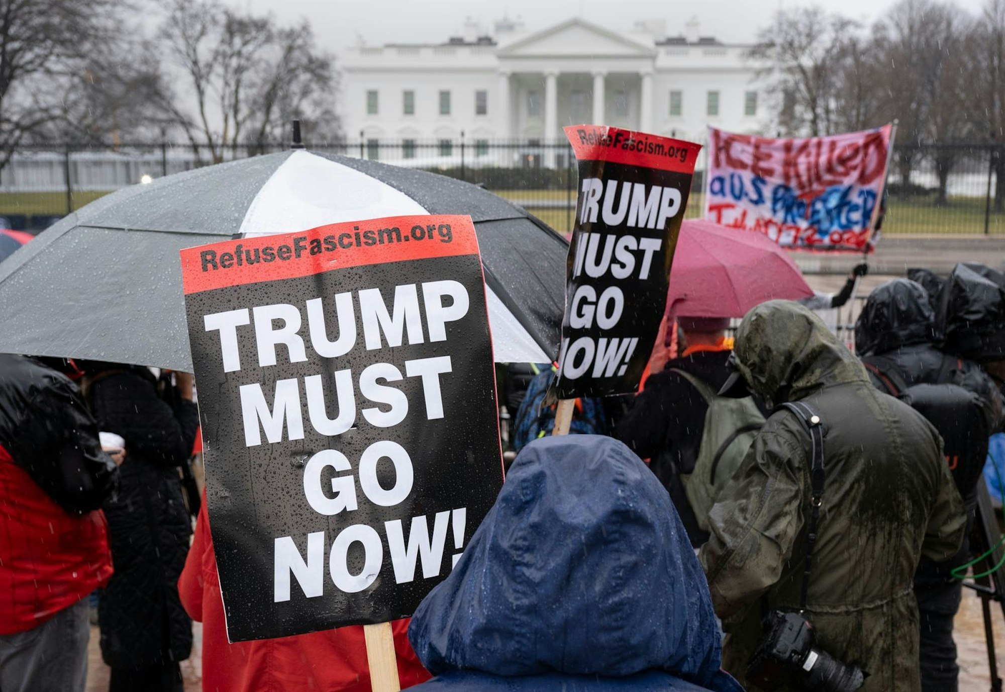 Der Präsident ist laut aktuellen Umfragen nicht sonderlich beliebt. Doch noch halten sich die Proteste gegen Donald Trump in den USA in Grenzen. (Bild: 2026 Getty Images/Luke Johnson)