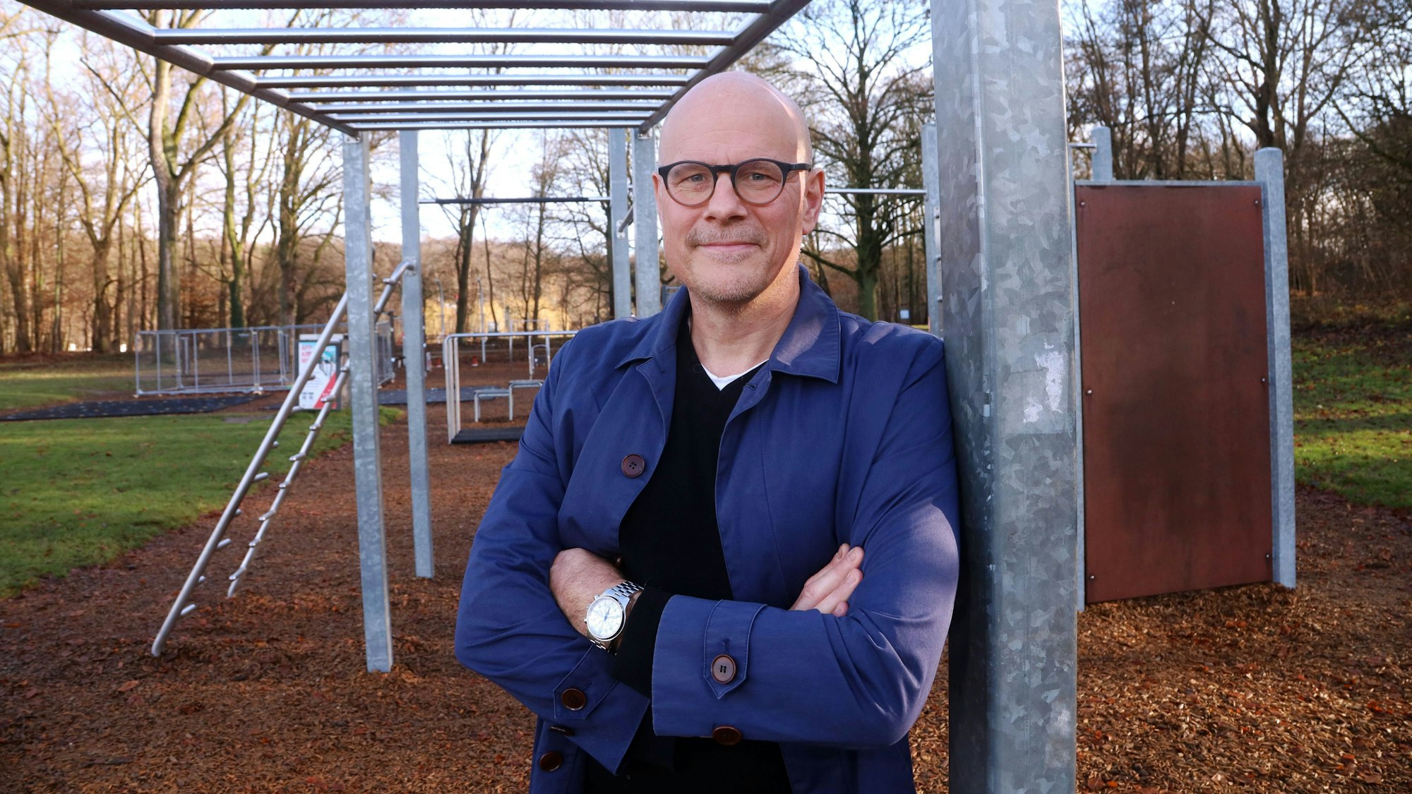 09.12.2025, Köln: Stefan Schneider über sein Buch mit 111 Sporttipps. Foto: Arton Krasniqi