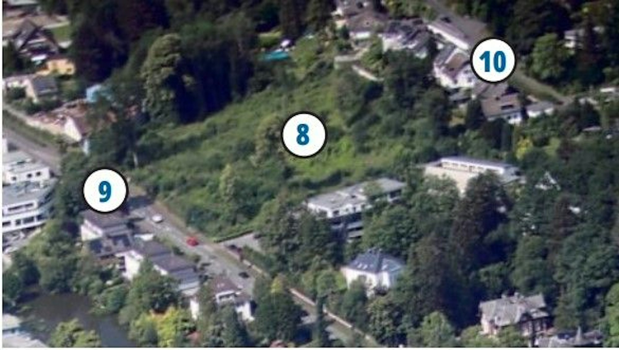 Das gerodete Grundstück an der Bergischen Landstraße wird neuer Standort der Feuerwehr.