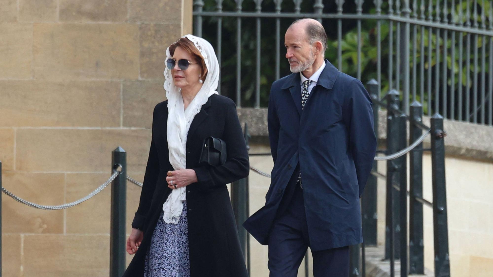 Königin Noor traf am 27. Februar 2024 gemeinsam mit Kyrill von Bulgarien zum Dankgottesdienst für König Konstantin II. von Griechenland auf Schloss Windsor ein.