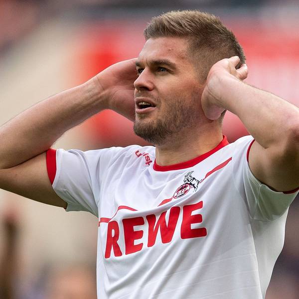 Das Bild zeigt Simon Terodde im Trikot des 1. FC Köln.