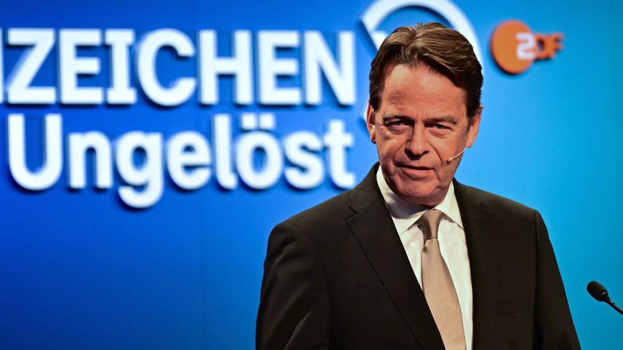 Rudi Cerne moderiert „Aktenzeichen XY ... ungelöst“ seit 2002.