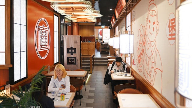 20.01.2026 Köln. Gastro-Kritik „Schmeckt’s, Frau Floß“ von Julia Floß über das Restaurant „Chin Burger“. Die Personen waren einverstanden mit den Fotos. Foto: Alexander Schwaiger