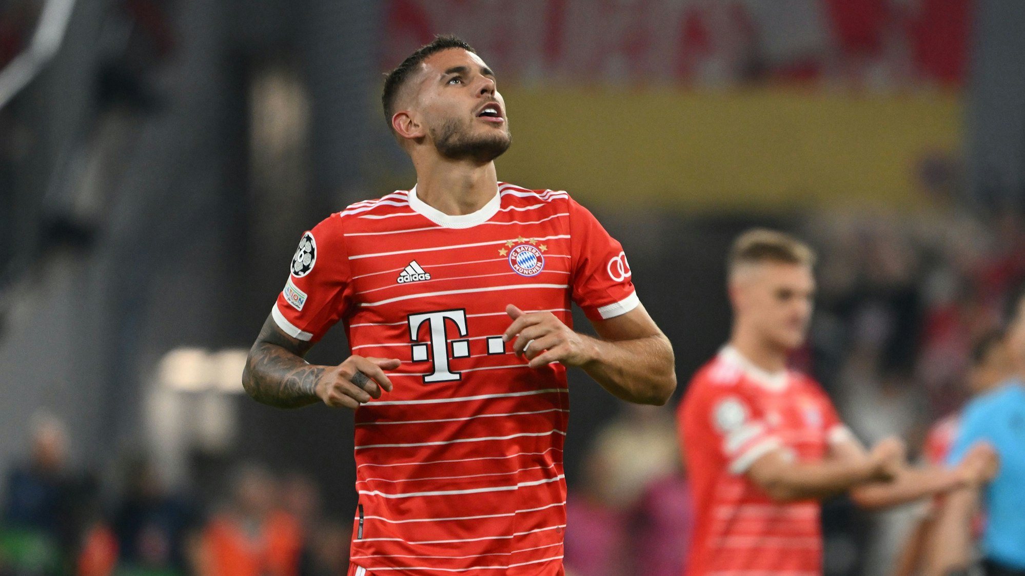 Lucas Hernández im Trikot von Bayern München.