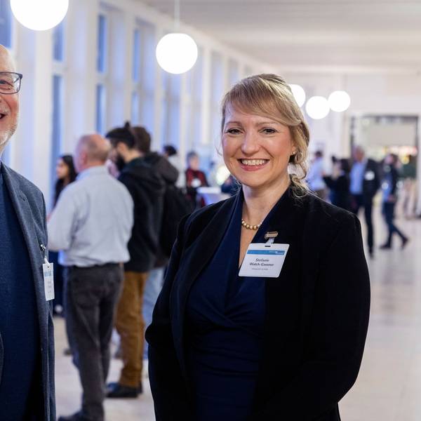 20.01.2026, Köln: Neues Exzellenzcluster „Unser dynamisches Universum“ der Uni Köln in Kooperation mit der Uni Bonn.
Ausstellung in der Uni Köln.
Im Bild v.l.n.r Prof. Dr. Christiano Porciani und Prof. Dr. Stefanie Walch-Gassner.
Foto: Michael Bause