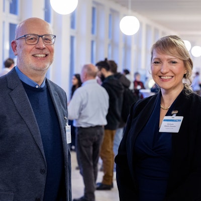 20.01.2026, Köln: Neues Exzellenzcluster „Unser dynamisches Universum“ der Uni Köln in Kooperation mit der Uni Bonn.
Ausstellung in der Uni Köln.
Im Bild v.l.n.r Prof. Dr. Christiano Porciani und Prof. Dr. Stefanie Walch-Gassner.
Foto: Michael Bause