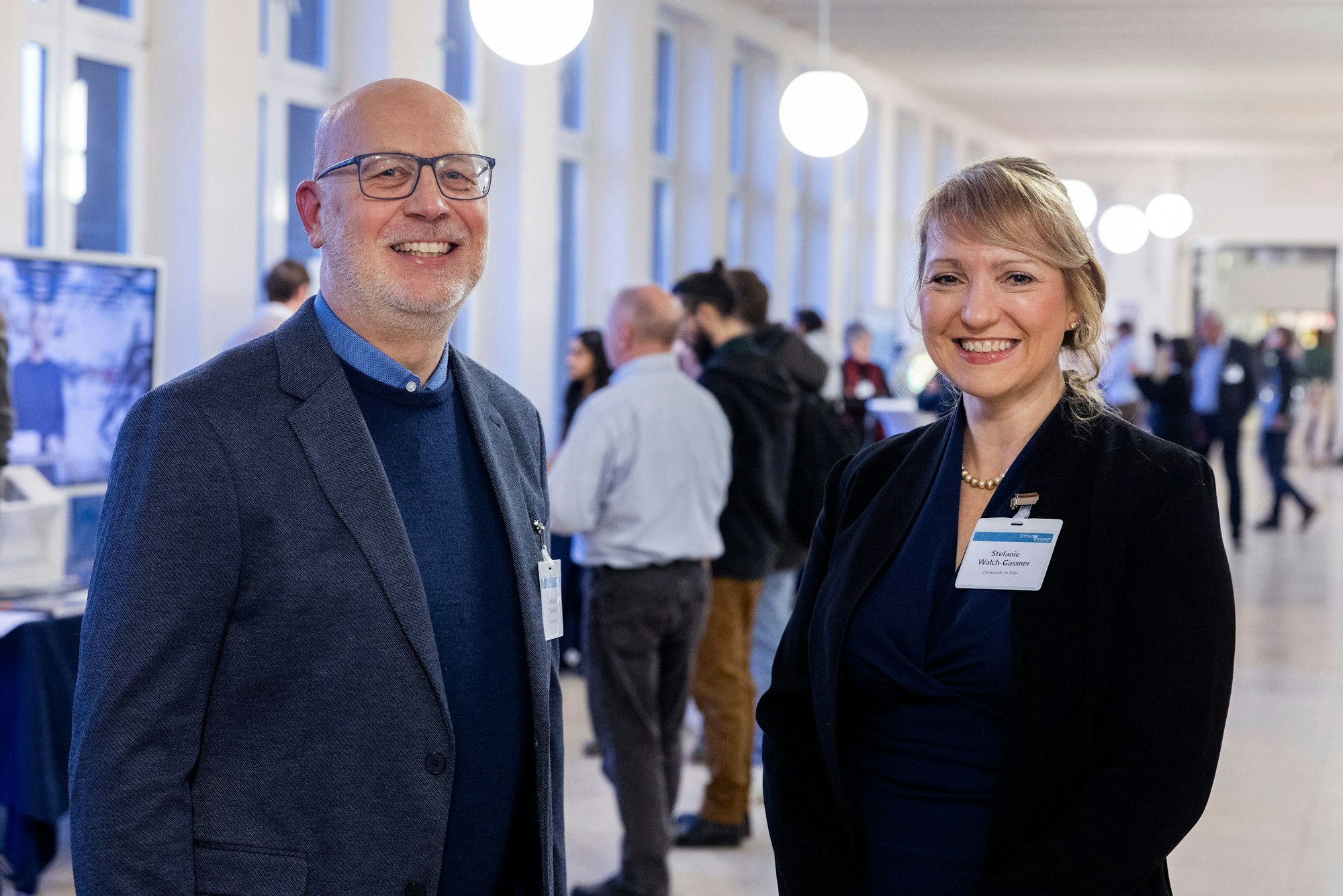 20.01.2026, Köln: Neues Exzellenzcluster „Unser dynamisches Universum“ der Uni Köln in Kooperation mit der Uni Bonn.
Ausstellung in der Uni Köln.
Im Bild v.l.n.r Prof. Dr. Christiano Porciani und Prof. Dr. Stefanie Walch-Gassner.
Foto: Michael Bause