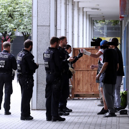Die Kölner Polizei ist am Neumarkt in der Drogenszene im Dauereinsatz.