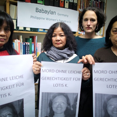 Das philppinische Frauennetzwerk Babaylan forderte während des Mordprozesses „Gerechtigkeit für Lotis K“