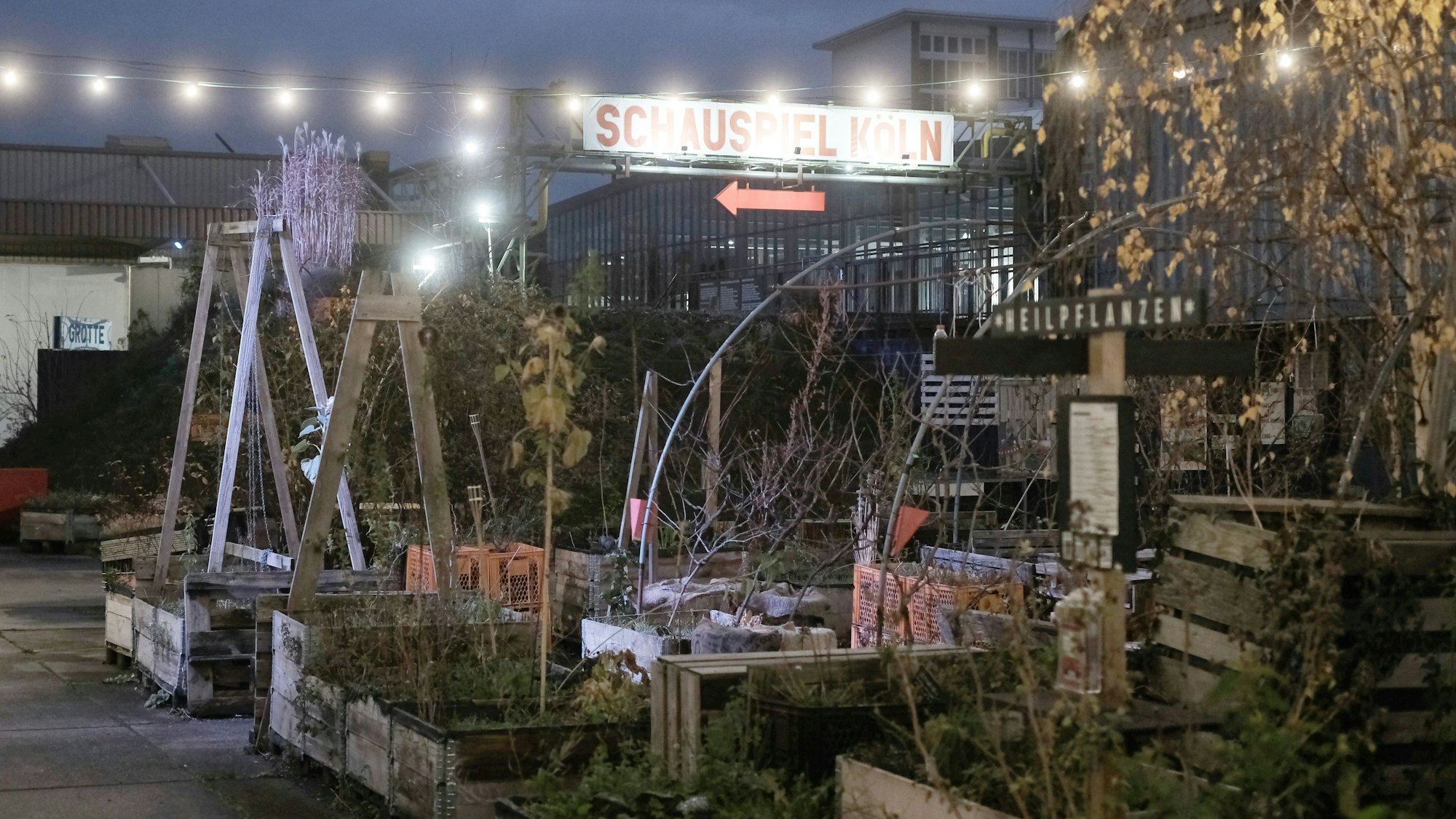 13.12.2021, Köln: Symbolfoto Schauspiel Köln, Carlsgarten. Foto: Max Grönert