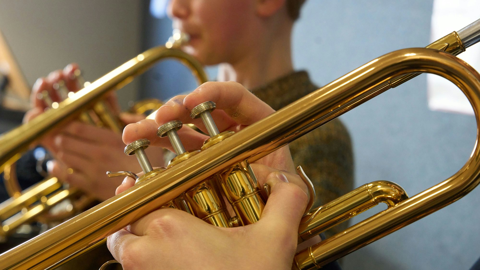 Die Rheinische Musikschule zieht aufgrund von Sanierungsarbeiten in das Hildegard-von-Bingen-Gymnasium. (Symbolbild)