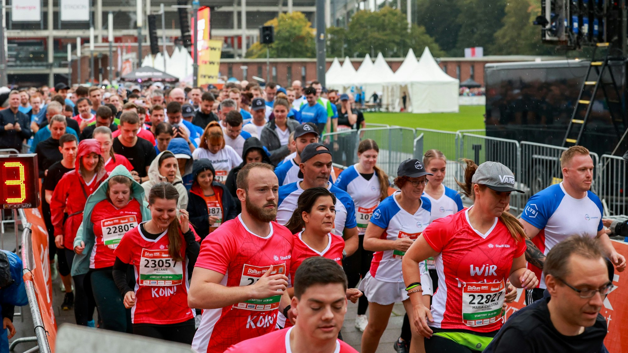 Der „B2Run“ am Rheinenergiestadion im Jahr 2024. (Archivbild)