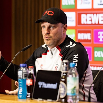 Pressekonferenz, 1. FC Köln, 23.01.2026 Lukas Kwasniok 1. FC Köln, Cheftrainer während der Pressekonferenz vor dem Bundesliga-Spiel gegen SC Freiburg. Pressekonferenz, 1. FC Köln, 23.01.2026 DFL regulations prohibit any use of photographs as image sequences and/or quasi video. *** Press conference, 1 FC Köln, 23.01.2026 Lukas Kwasniok 1 FC Köln, head coach during the press conference before the Bundesliga match against SC Freiburg Press conference, 1 FC Köln, 23.01.2026 DFL regulations prohibit any use of photographs as image sequences and or quasi video Copyright: xBEAUTIFULxSPORTS/Buriakovx