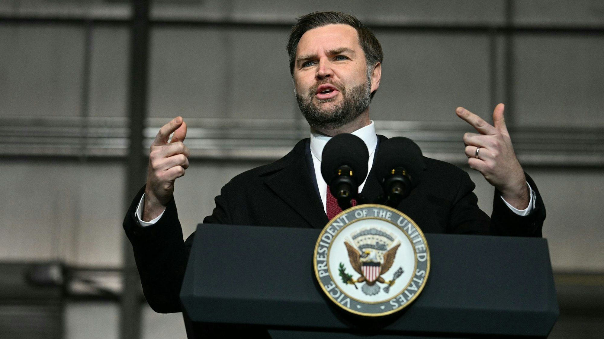 Vances Vergleich mit der US-Wirtschaft sorgt für Irritationen: „Die Titanic lässt sich nicht über Nacht wenden.“