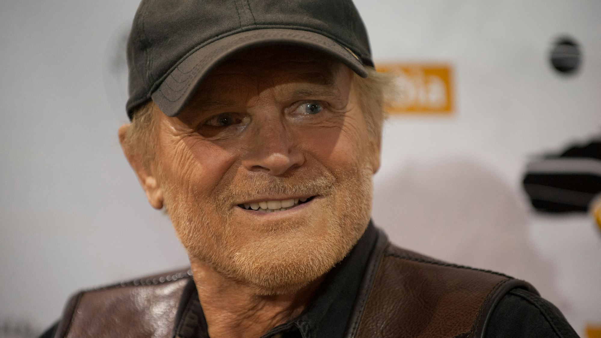 Terence Hill bei einer Pressekonferenz.
