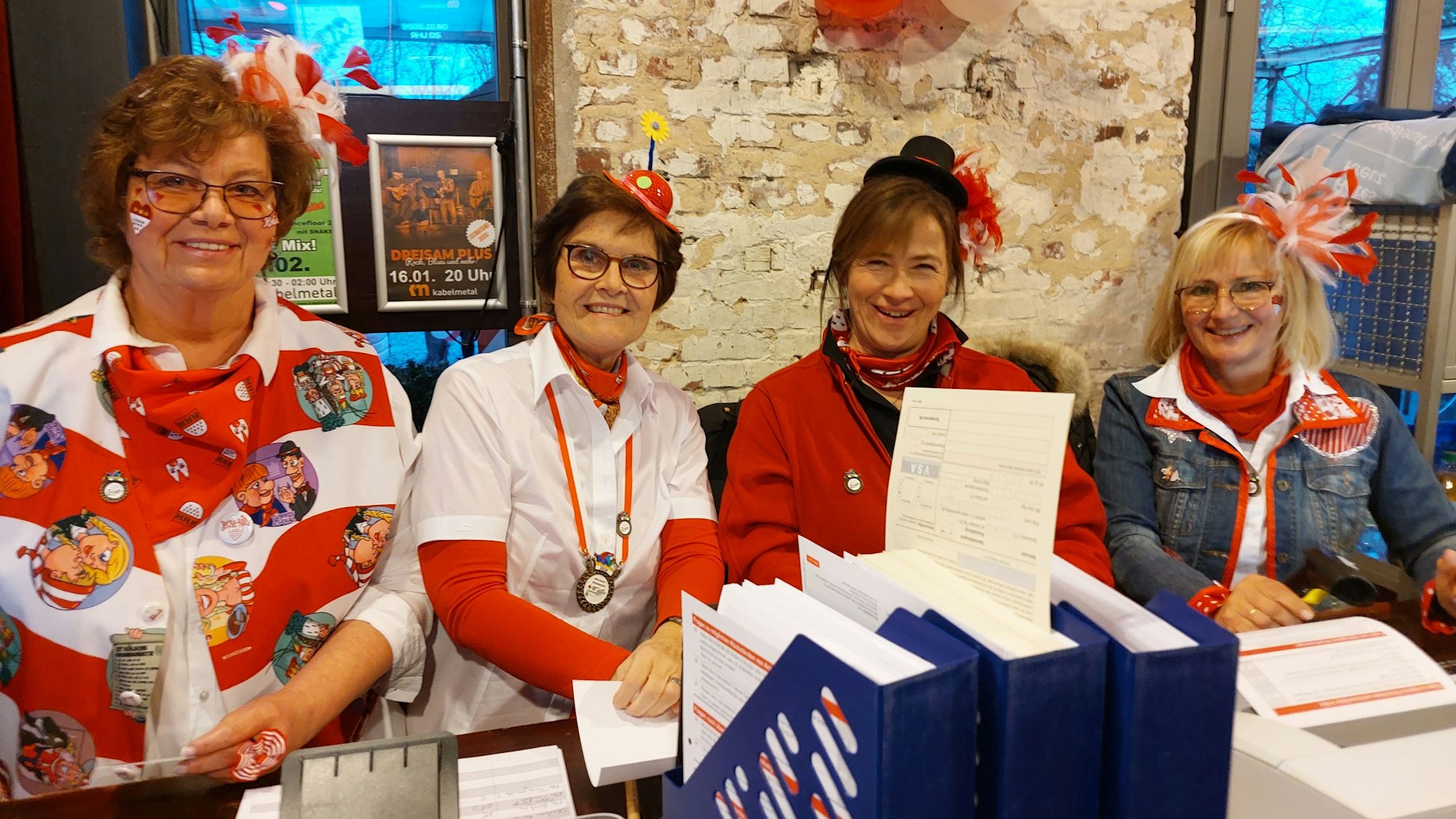 Das DRK Windeck hatte über zwanzig ehrenamtliche Helferinnen und Helfer bei der Närrischen Blutspende im Einsatz.
