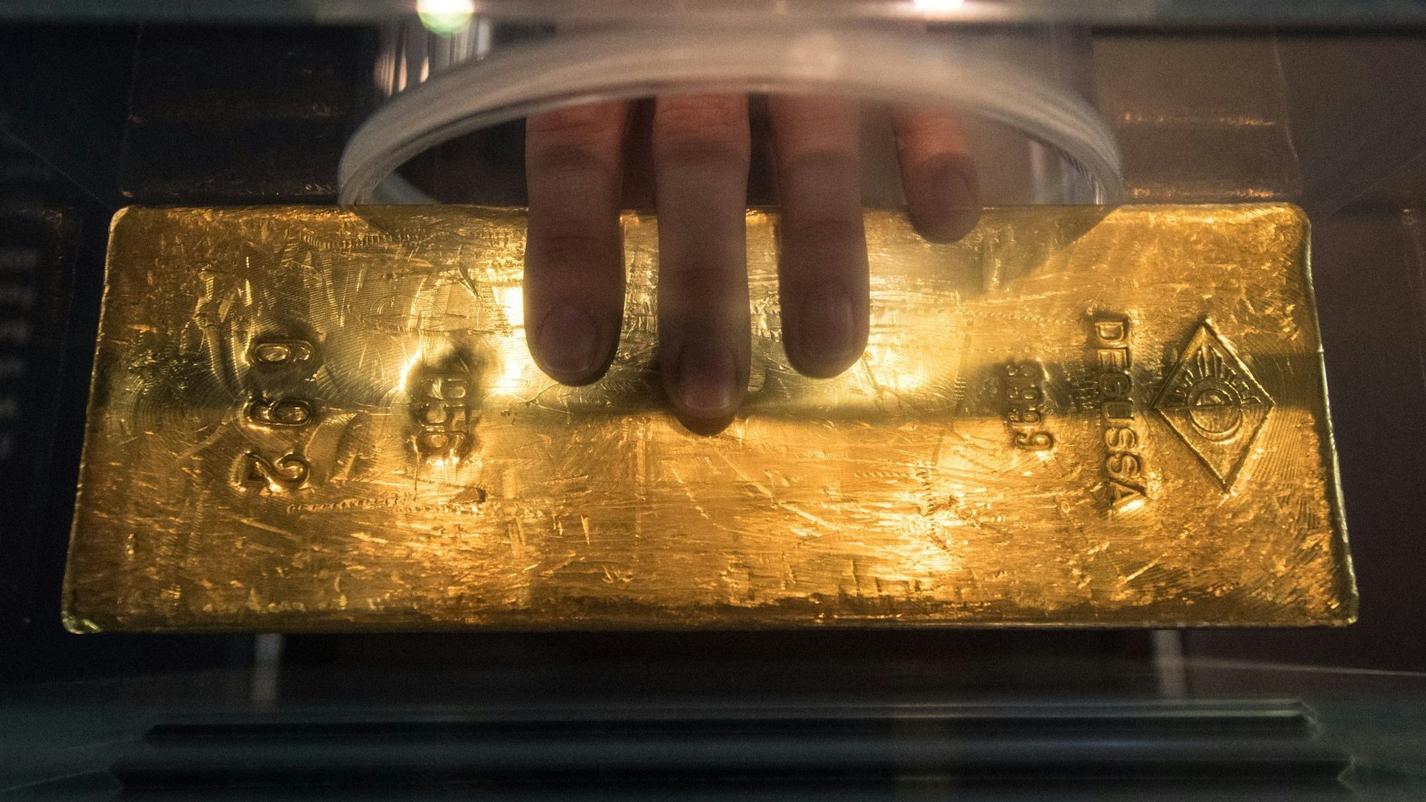 Gold zum Anfassen im Geldmuseum der Bundesbank. (Archivbild)
