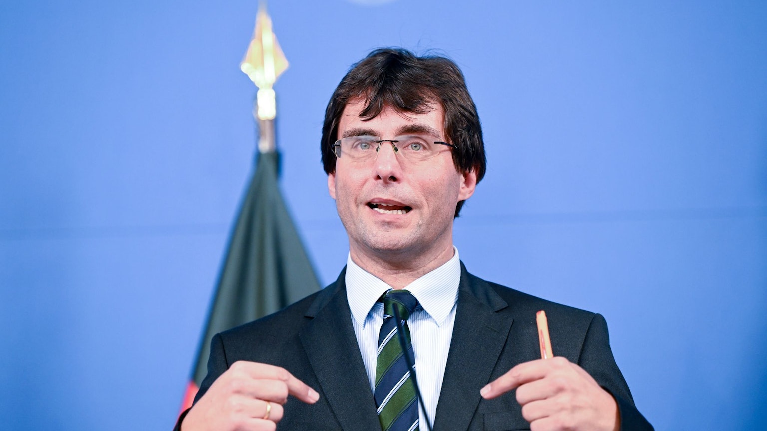 NRW-Finanzminister Marcus Optendrenk (CDU) ist auch zuständig für die Umsetzung militärischer Bauvorhaben in NRW im Auftrag des Bundes. (Archivbild)