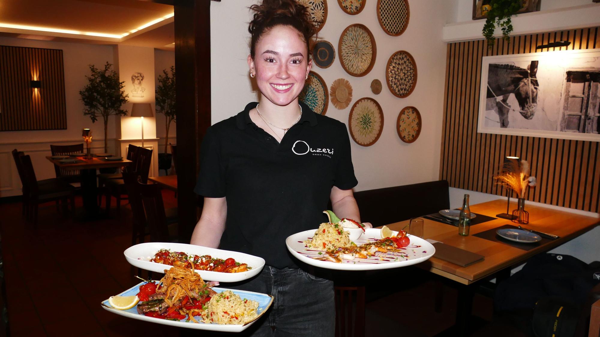 Das Restaurant serviert eine vielfältige Auswahl an Vorspeisen, aber auch griechische Klassiker.