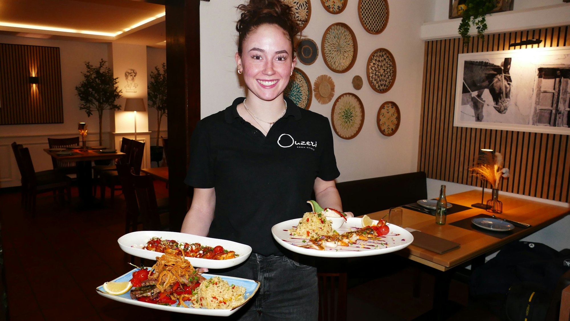 Das Restaurant serviert eine vielfältige Auswahl an Vorspeisen, aber auch griechische Klassiker.