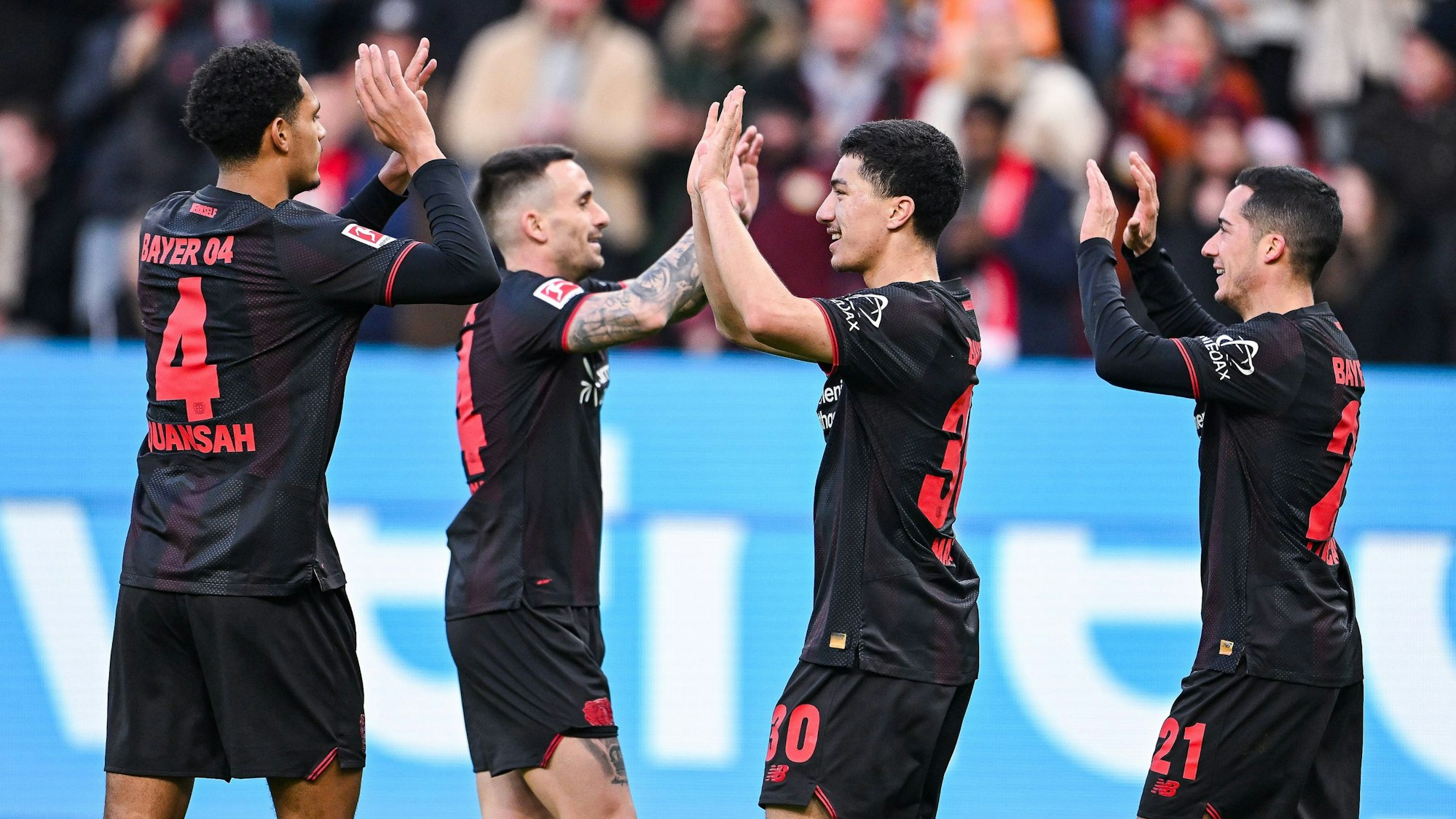 24.01.2026, Fussball, 1. Bundesliga, 19. Spieltag Saison 2025/2026, Bayer Leverkusen - SV Werder Bremen, Lucas Vazquez Bayer Leverkusen freut sich über das Tor zum 1:0 mit Ibrahim Maza Bayer Leverkusen xRHR-FOTO/TKx *** 24 01 2026, Soccer, 1 Bundesliga, Matchday 19 Season 2025 2026, Bayer Leverkusen SV Werder Bremen, Lucas Vazquez Bayer Leverkusen celebrates the 1-0 goal with Ibrahim Maza Bayer Leverkusen xRHR PHOTO TKx Copyright: RHR-FOTOx RHR-FOTO/TK