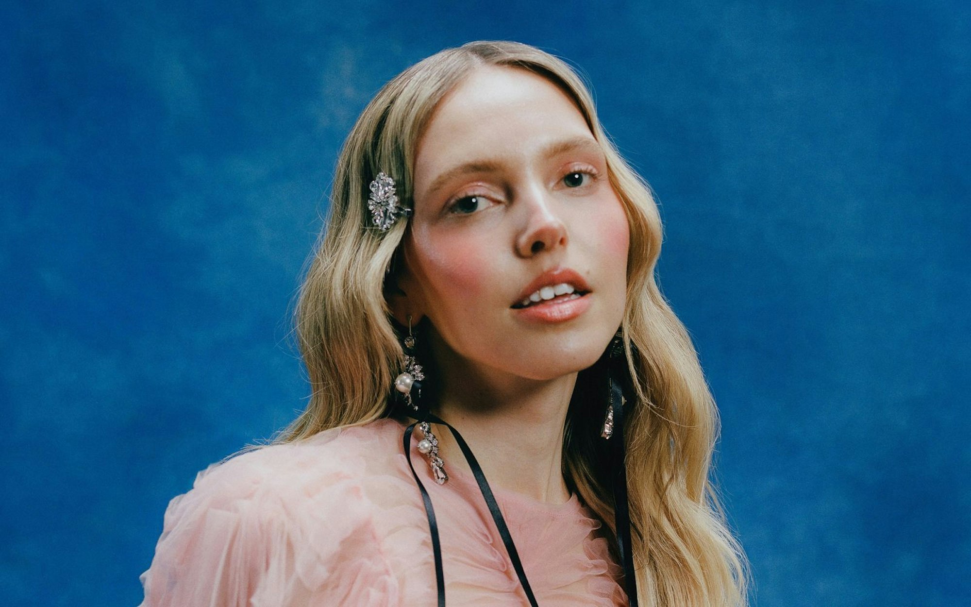 Lina (bekannt geworden als Lina Larissa Strahl) nennt ihr neues Album „Melodrama“. (Bild: Felix Aaron)