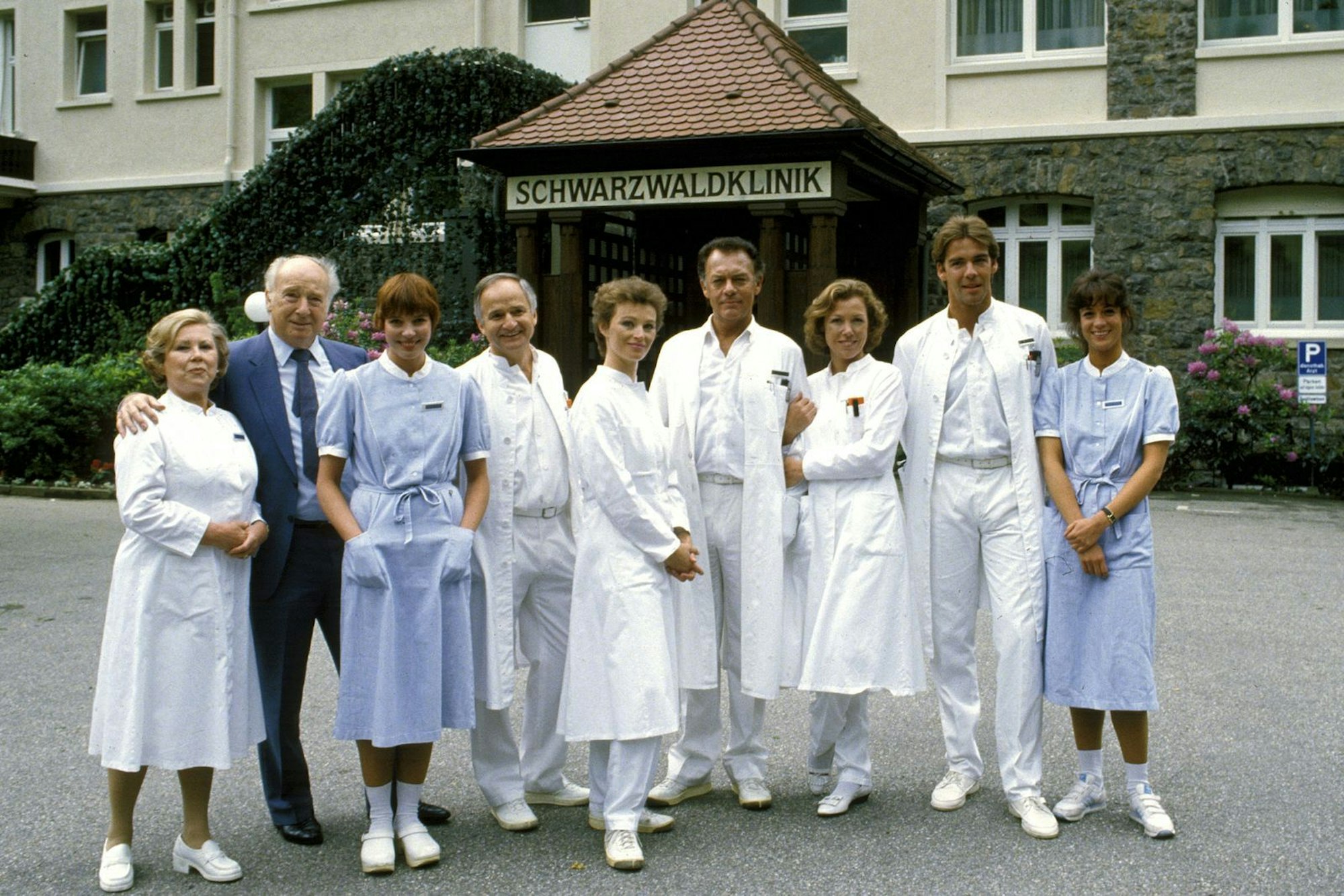 Auch über 30 Jahre, nachdem die letzte Folge am 25. März 1989 im ZDF lief, ist und bleibt sie die Mutter aller deutschen (Arzt-)Serien: „Schwarzwaldklinik“ (Bild: ZDF / Thomas Waldhelm)