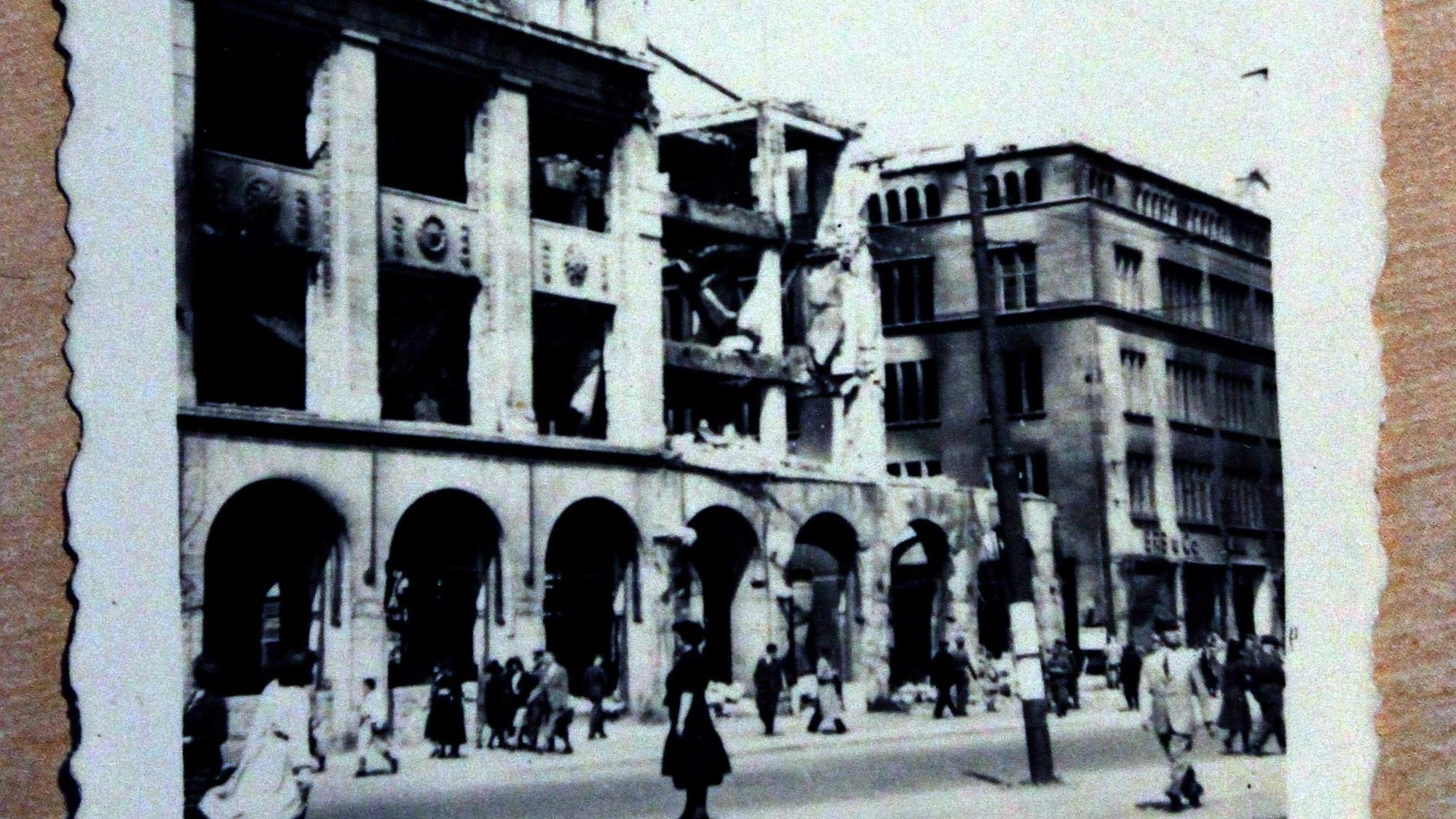 historisches Foto vom Kaufhaus Cords am Neumarkt nach dem „1000-Bomber-Angriff“ im Jahr 1942