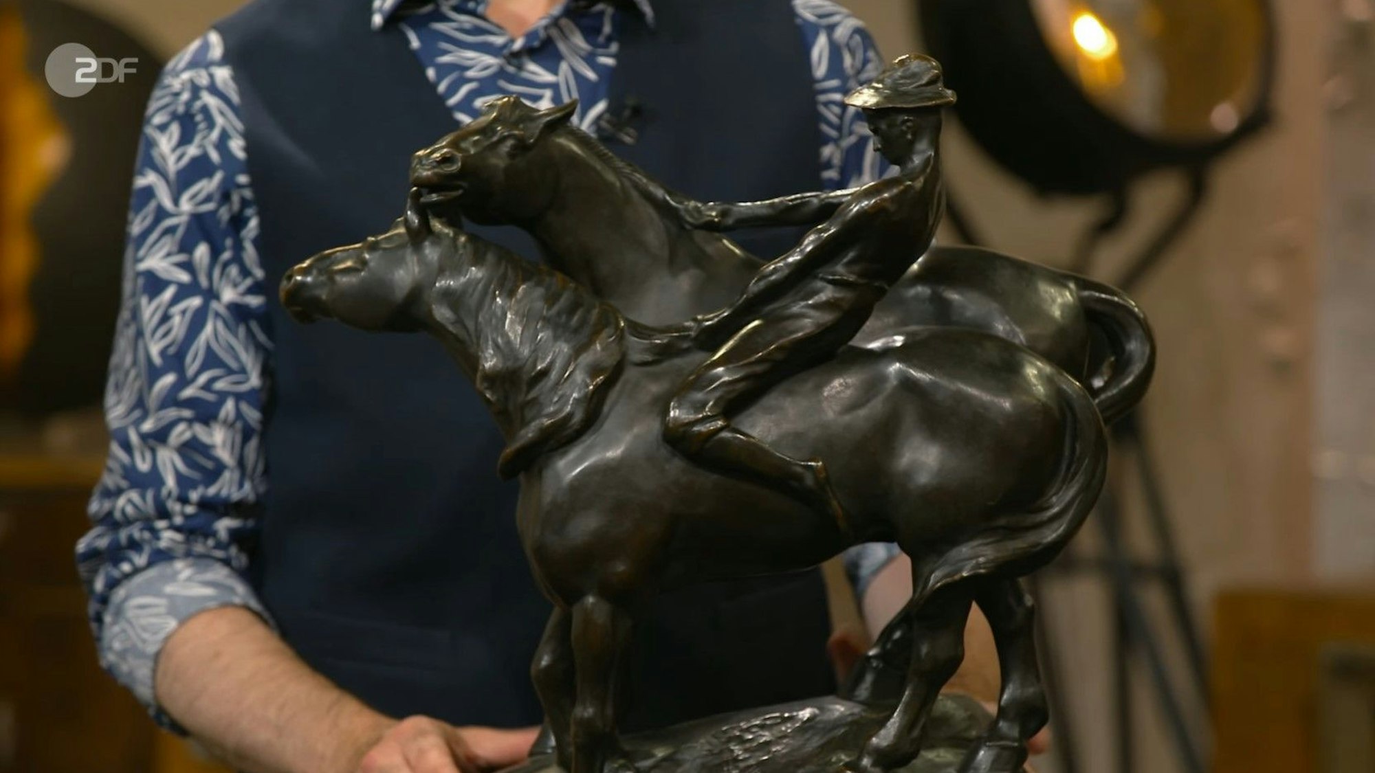 Die Bronze „Junge mit zwei Pferden“ von Leonhard Zeiher bei „Bares für Rares“.