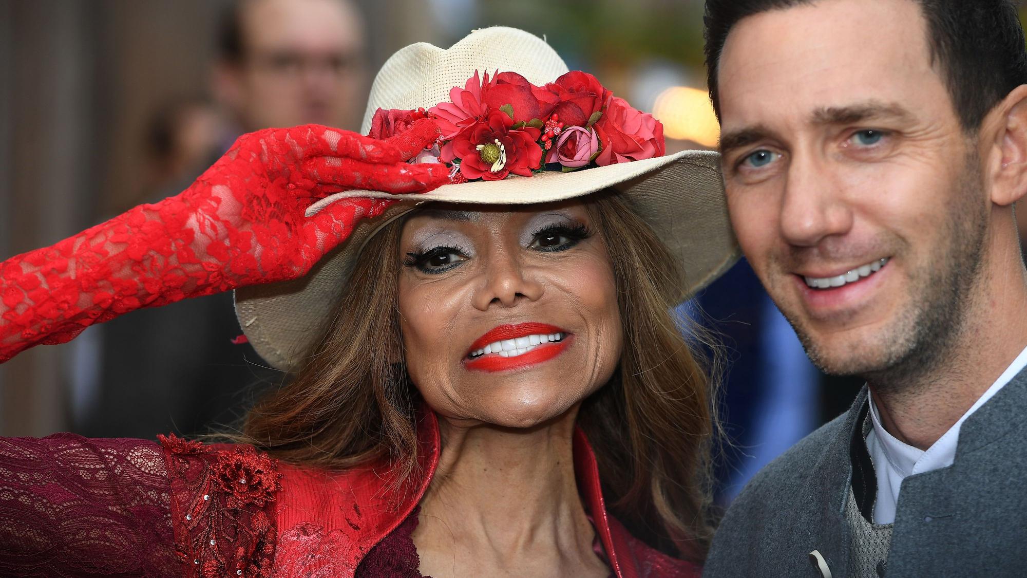 US-Popsängerin La Toya Jackson und Marcel Remus beim Oktoberfest.