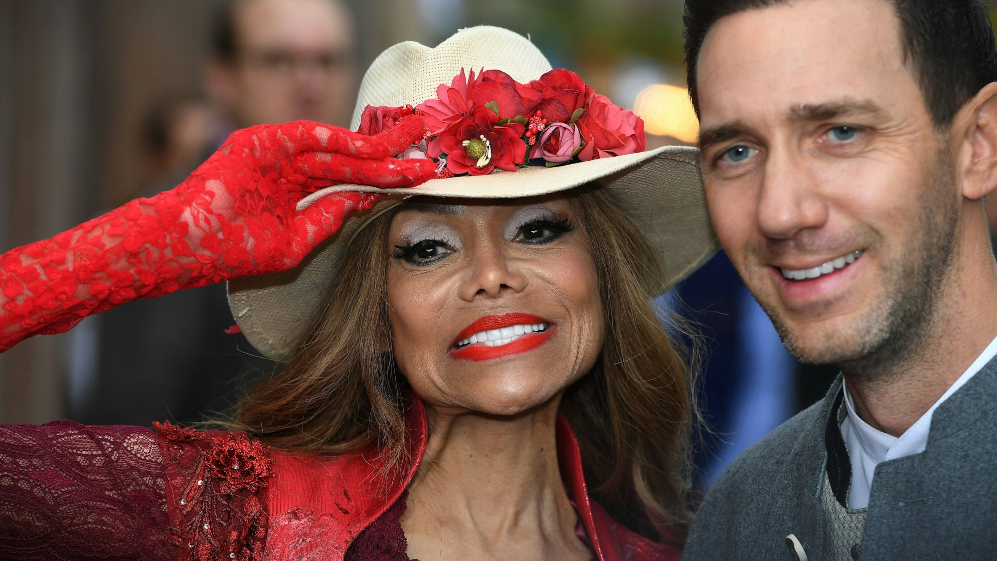 US-Popsängerin La Toya Jackson und Marcel Remus beim Oktoberfest.