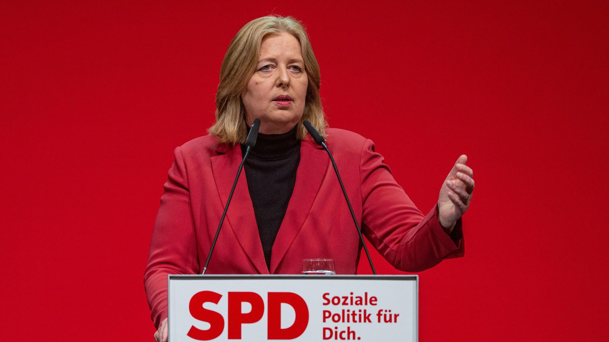 Bärbel Bas, Bundesministerin für Arbeit und Soziales, plant Reformen bei den Sozialleistungen.