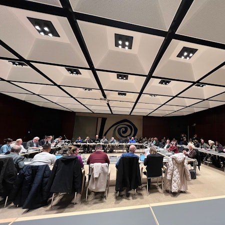 Ungewöhnlich viele Zuschauer kamen in den Sitzungssaal des Bildungsausschusses in der Goethestraße.