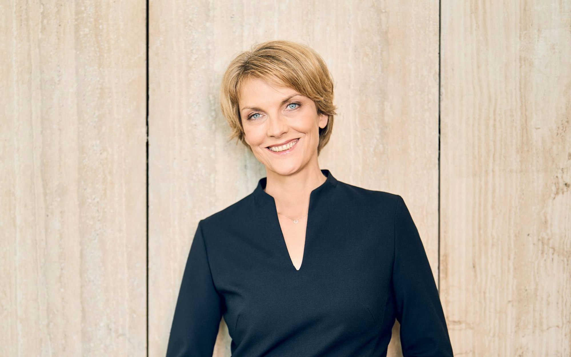 Vor 25 Jahren moderierte Marietta Slomka erstmals das „heute journal“ im ZDF. (Bild: ZDF / Klaus Weddig)