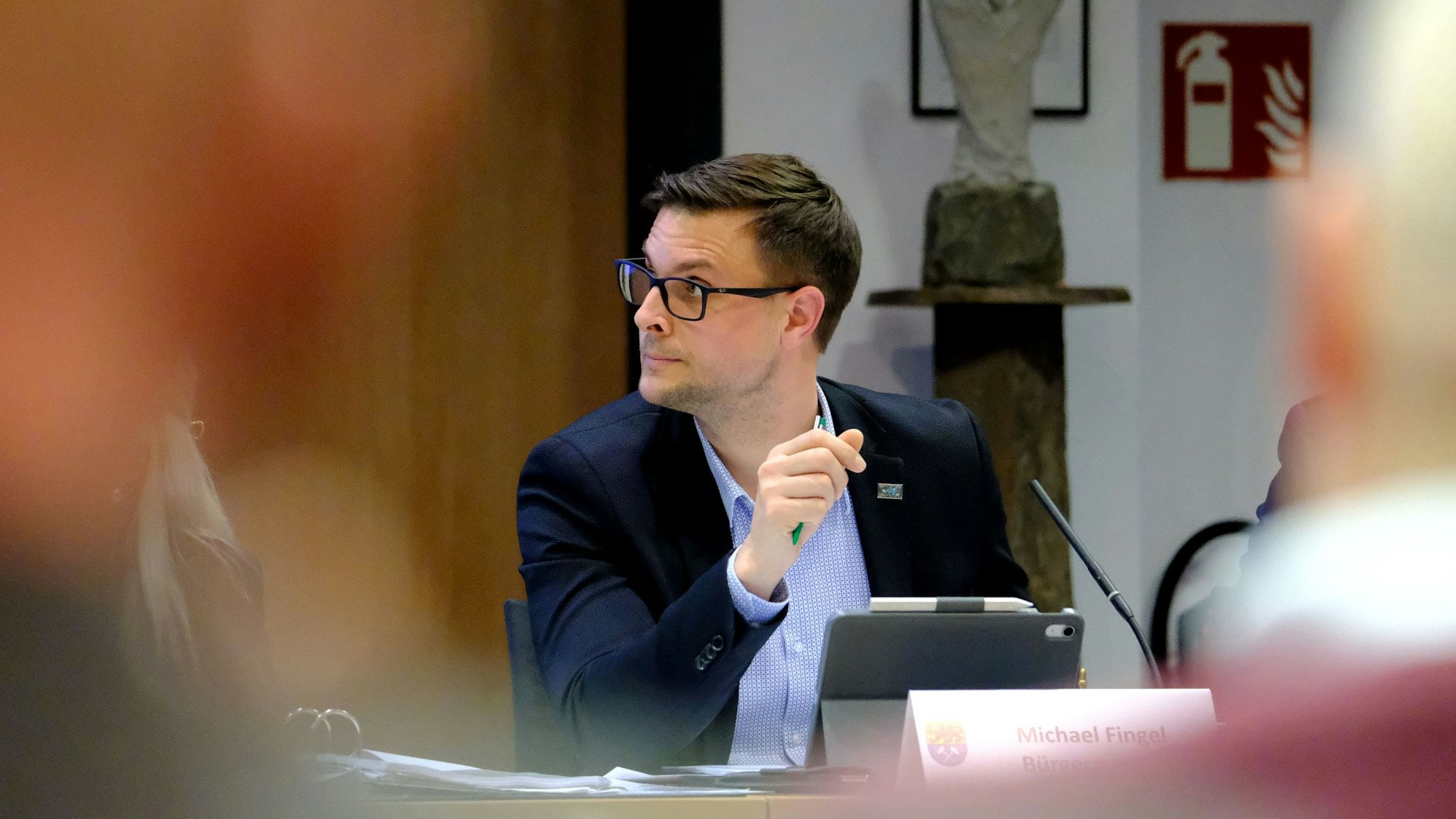 Bürgermeister Michael Fingel während einer Ratssitzung in Mechernich.