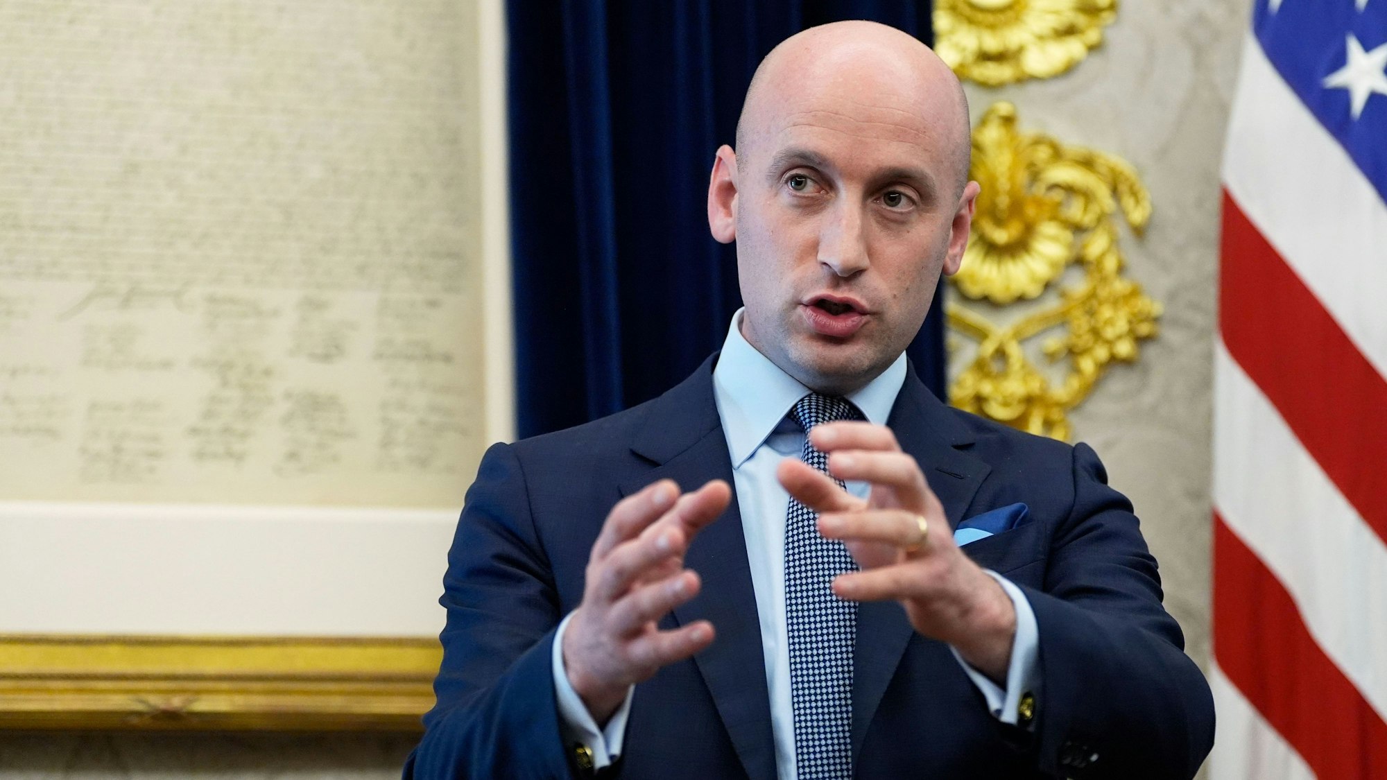 Stephen Miller, stellvertretender Stabschef des Weißen Hauses, spricht im Oval Office des Weißen Hauses. (Archivbild)