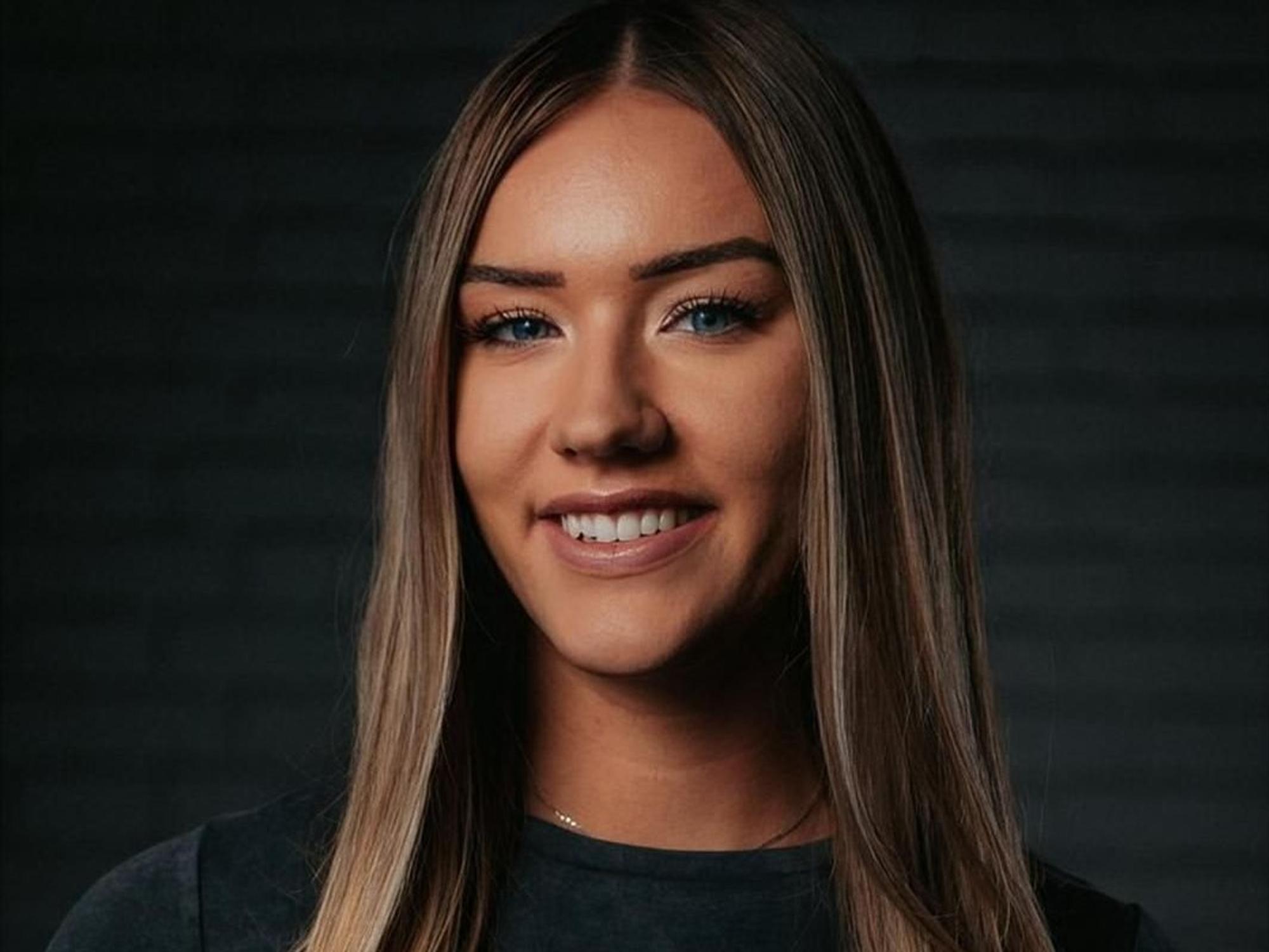 Die Influencerin Rosa Jacob berichtet von Übergriffen gegen sie im FC-Stadion.