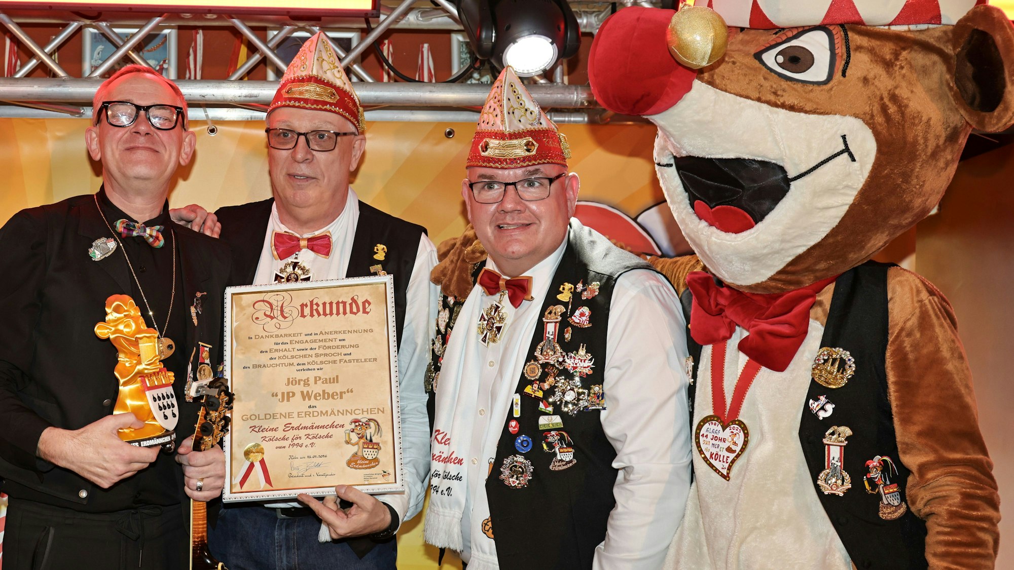 JP Weber mit Jörg Heseding und René Boldt bei der Ehrung.