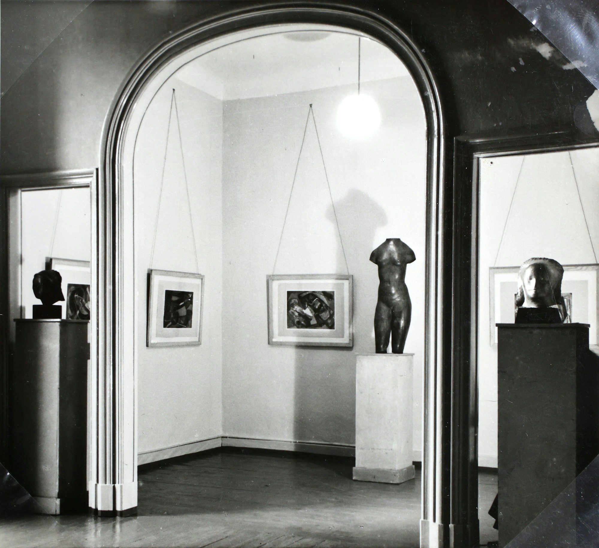 Blick in die erste Ausstellung im Museum Morsbroich.